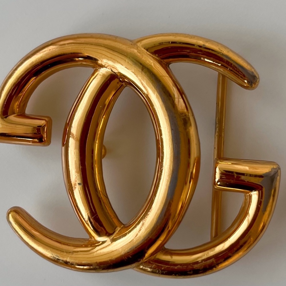 Great condition GUCCi men’s belt buckle.